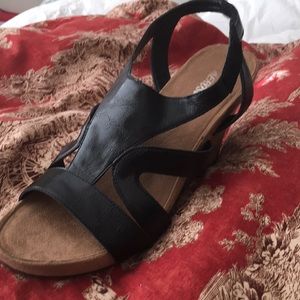 Areosoles black sandals